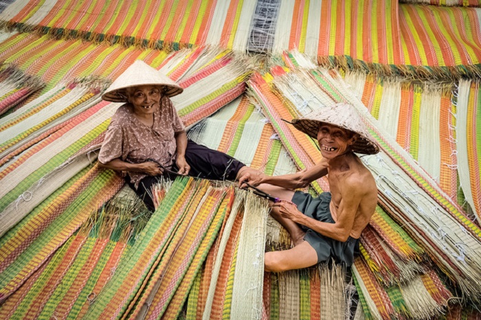 The Mat Weaving Village More Than A Century In Dong Thap